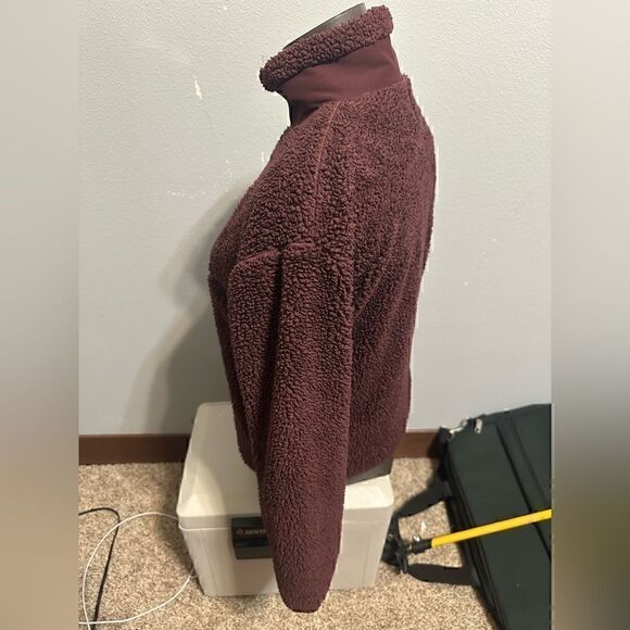 Nike Womens Small Maroon Fuzzy Fleece Full ZIP Jacket - Picture 5 of 7